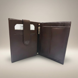Men’s Minimalist Vegan Leather Bifold Wallet – Sleek & Sustainable
